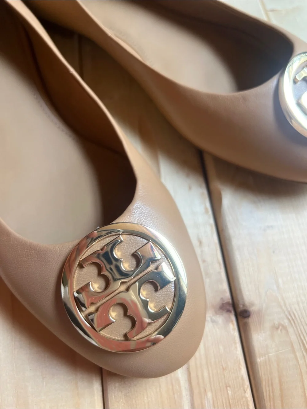 Tory Burch Neutral Tan Leather Logo Round-Toe Flats